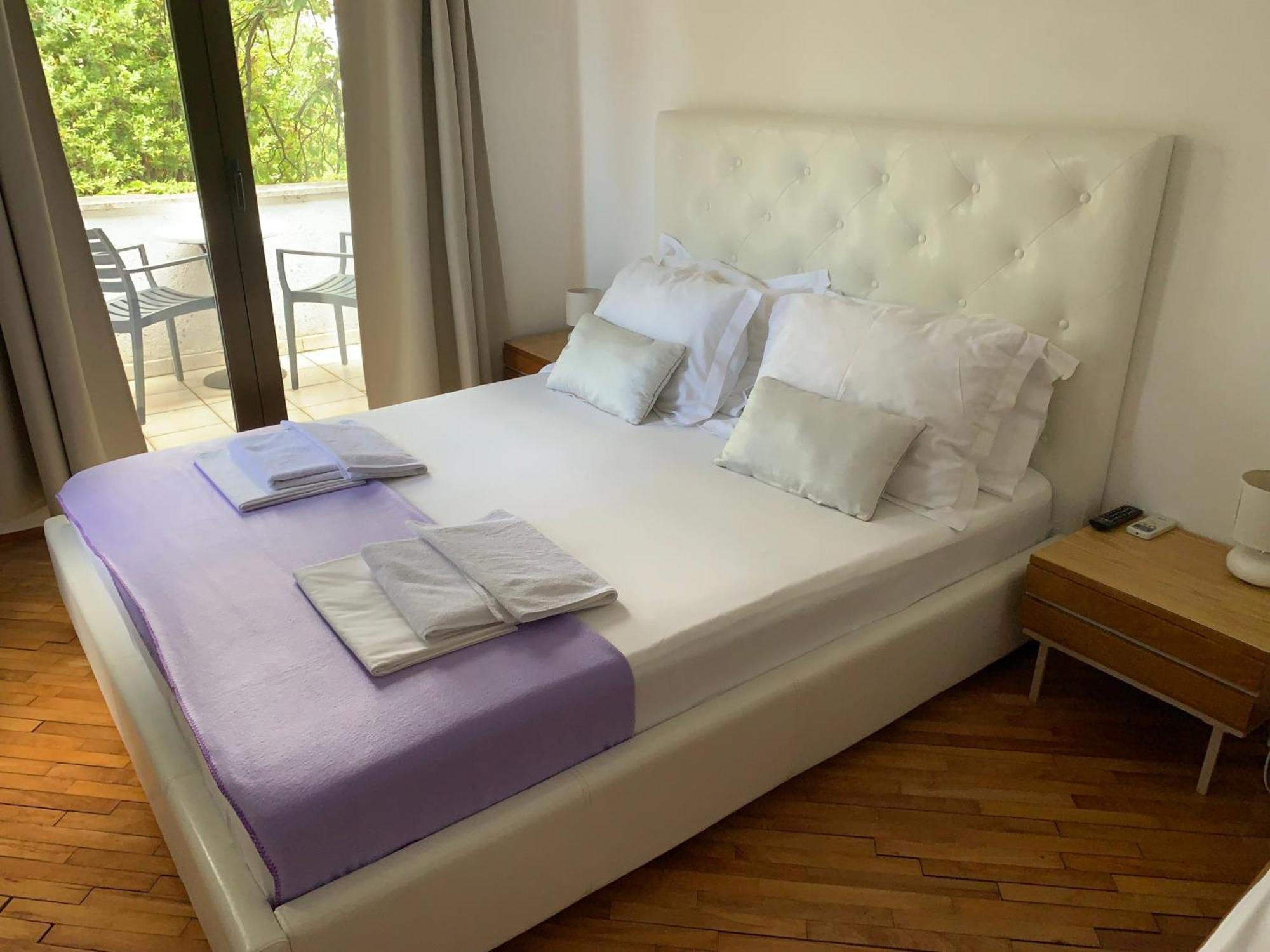 Gargamelo Pension โปเรช ภายนอก รูปภาพ