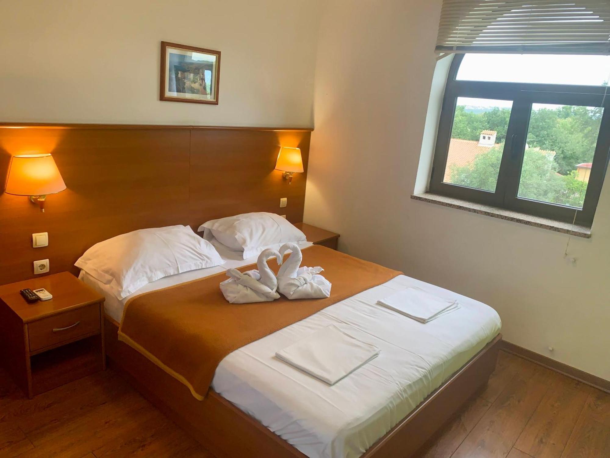 Gargamelo Pension โปเรช ภายนอก รูปภาพ