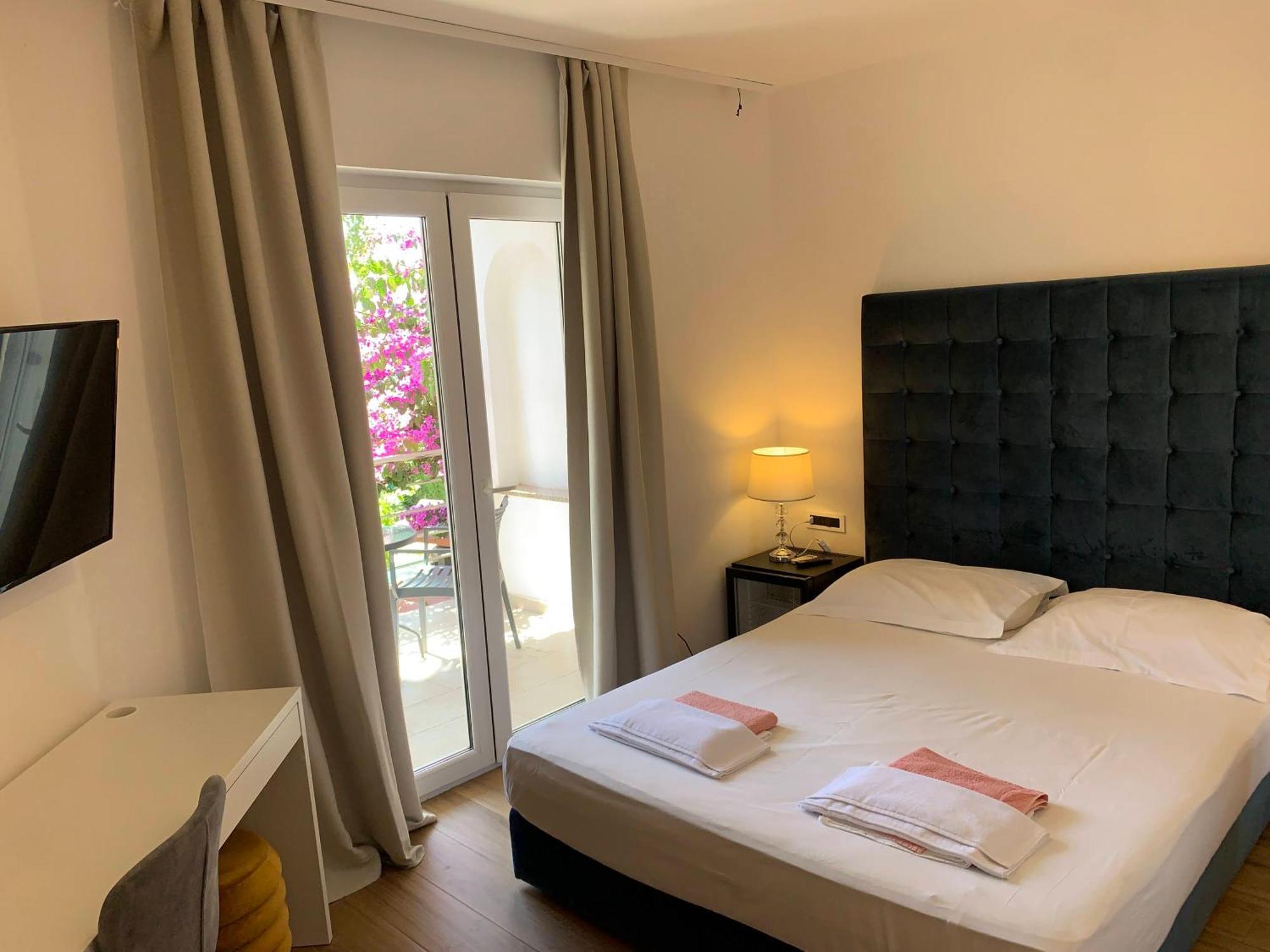 Gargamelo Pension โปเรช ภายนอก รูปภาพ