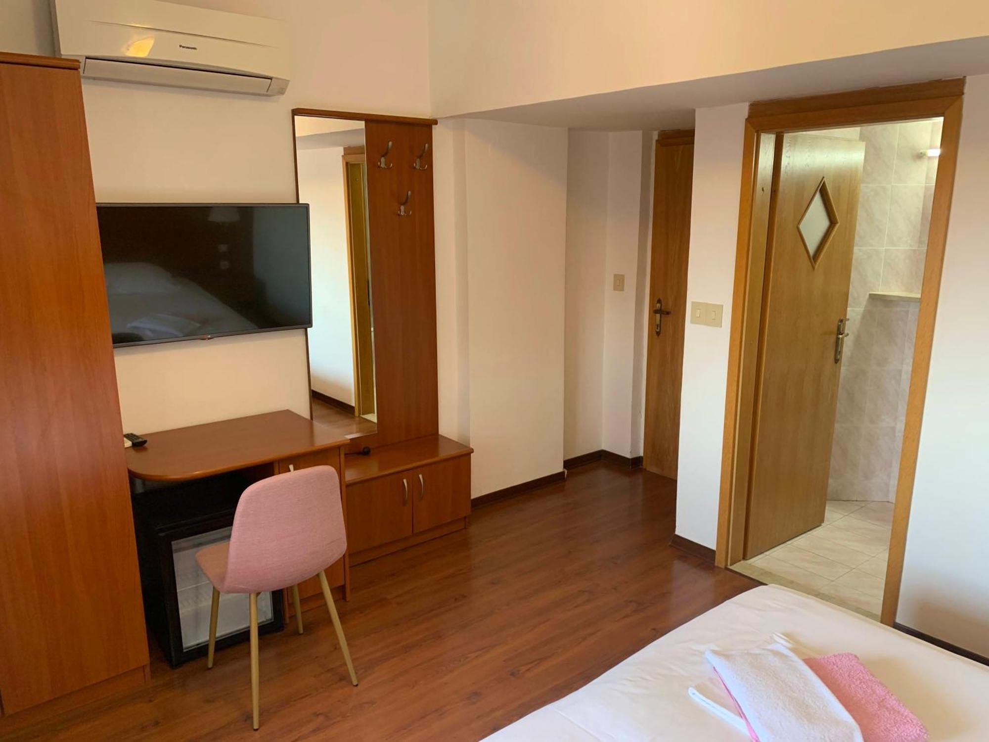 Gargamelo Pension โปเรช ภายนอก รูปภาพ