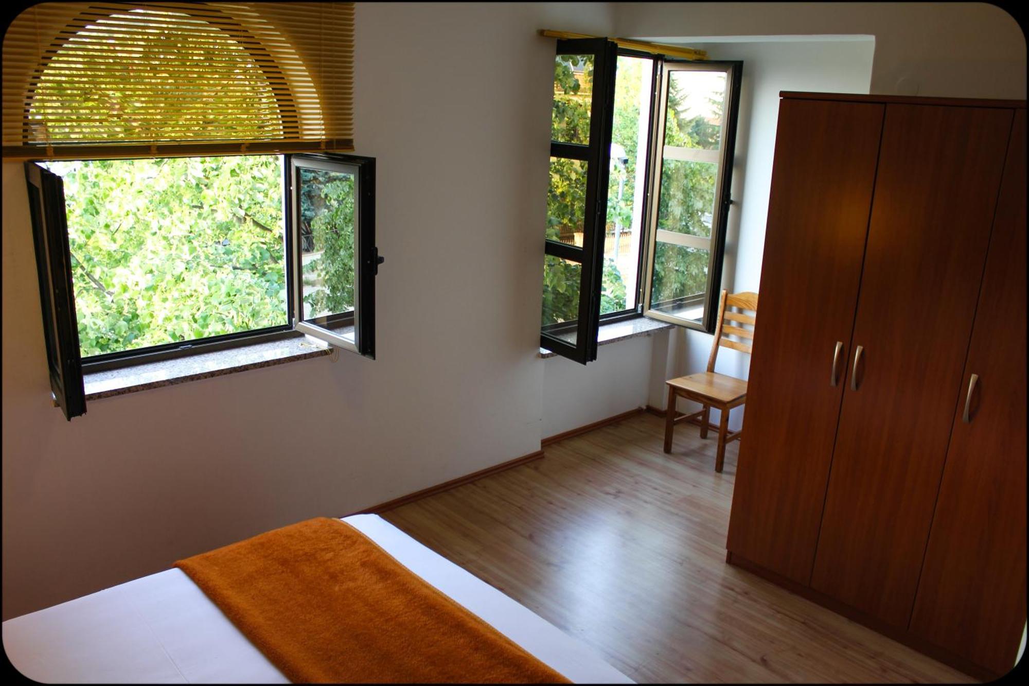 Gargamelo Pension โปเรช ภายนอก รูปภาพ