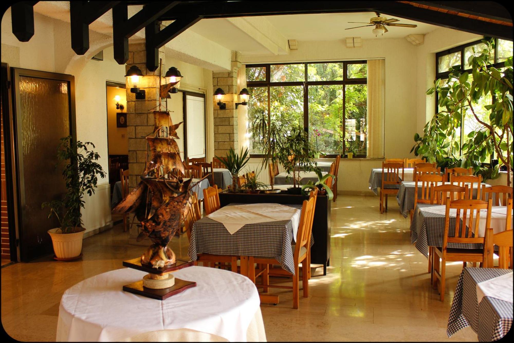 Gargamelo Pension โปเรช ภายนอก รูปภาพ