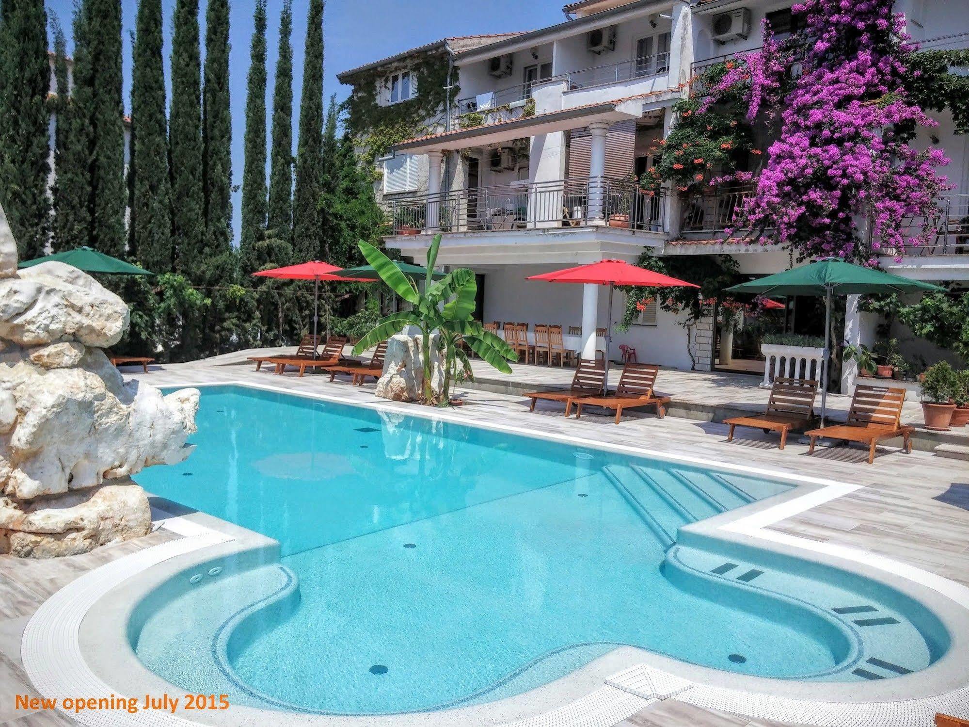 Gargamelo Pension โปเรช ภายนอก รูปภาพ